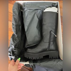 WAS360$ Mid-rise black leather platform boots NWT